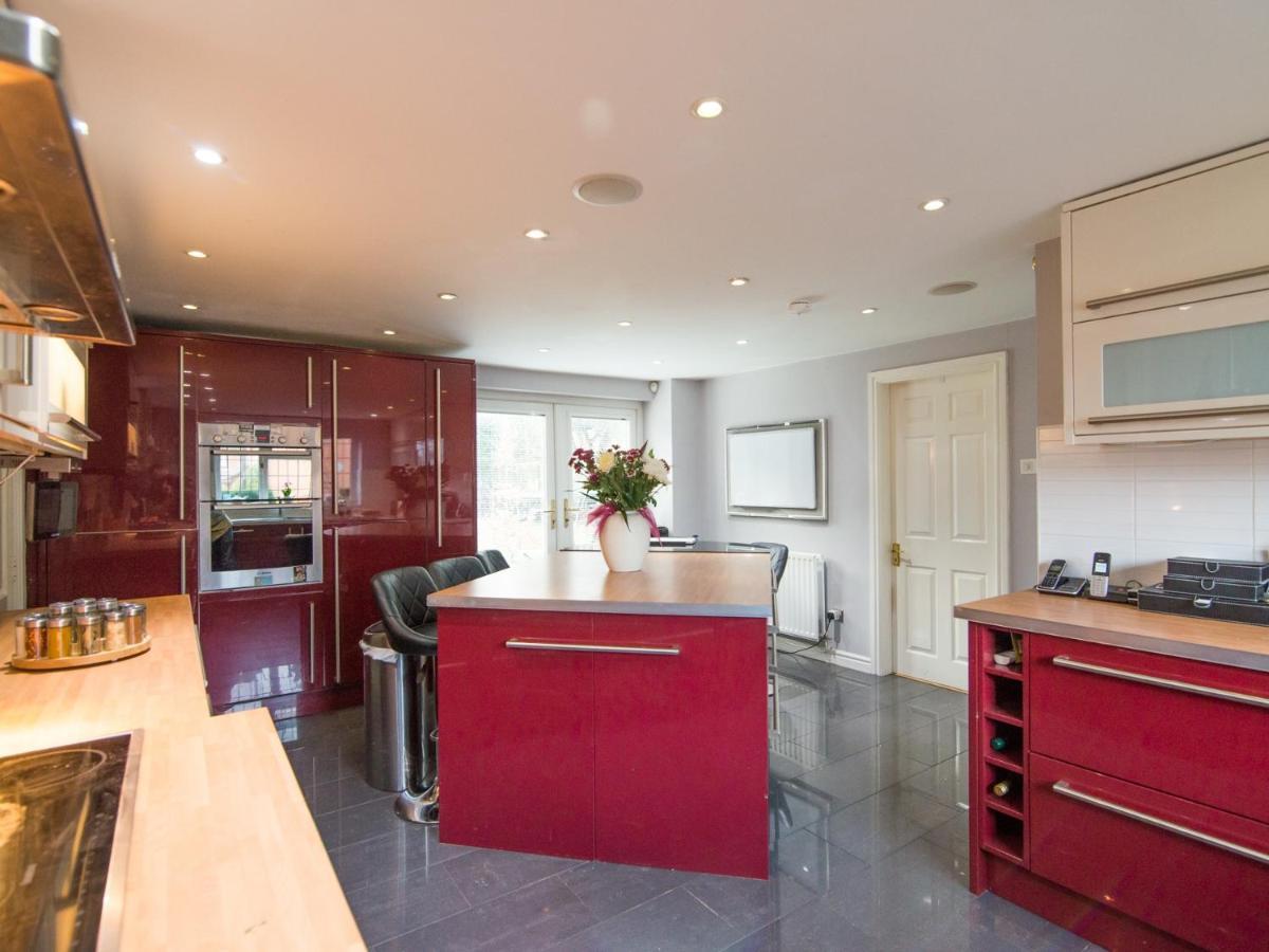 Ayuda House Altrincham Exterior foto